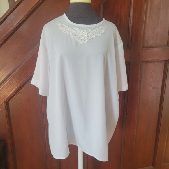Lace Appliqué White Blouse Impressions Woman Size 16W Polyester Short Sleeve - Picture 1 of 5